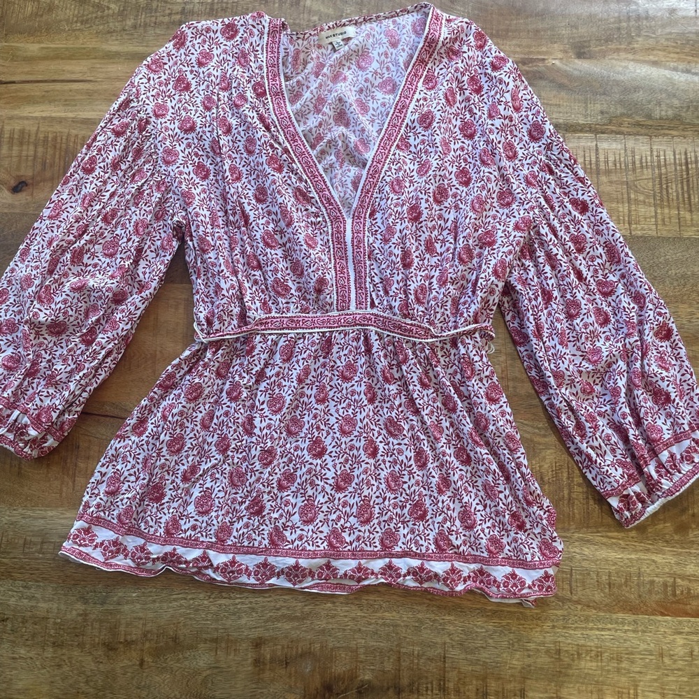 Max Studio Red and White Floral Blouse